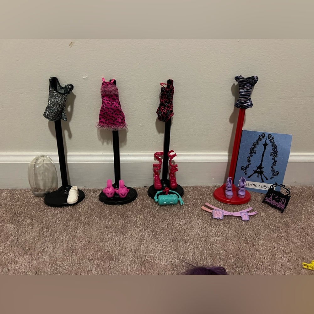 Monster High Clothes and Accessories
